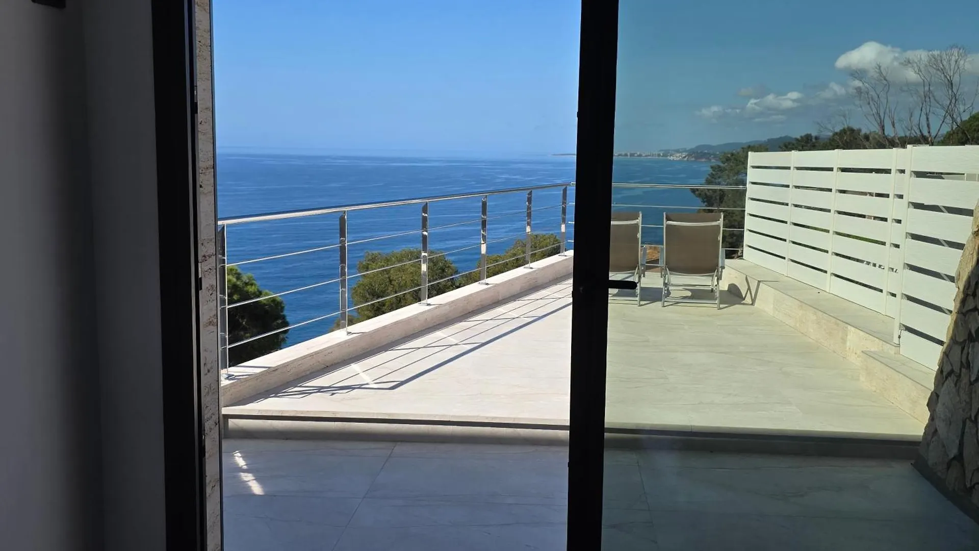 Beachfront Villa - Comfort And Breathtaking Views Lloret de Mar 0*,  Spanyolország