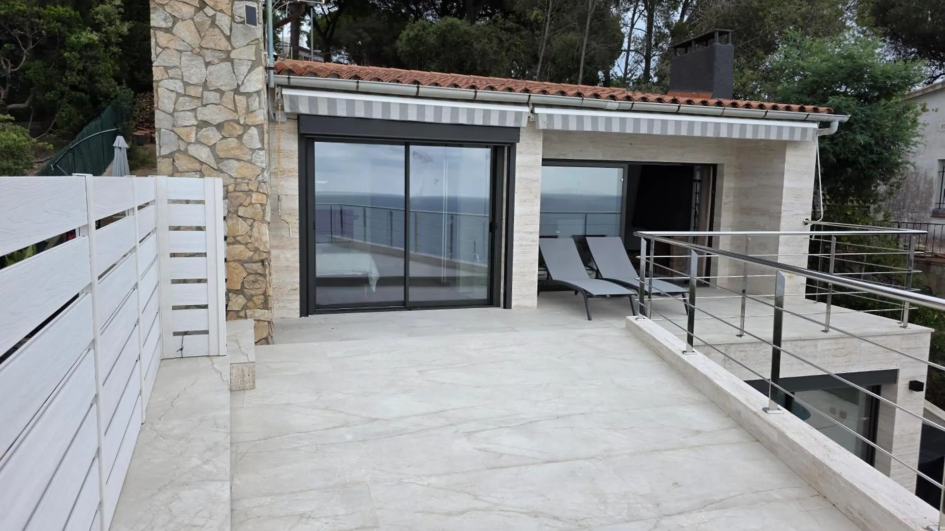 Beachfront Villa - Comfort And Breathtaking Views Lloret de Mar 0*,  Spanyolország